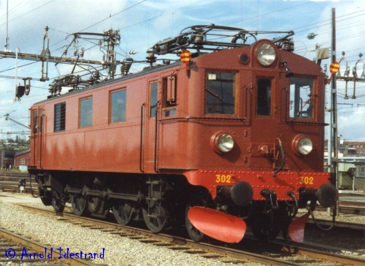 SJ Du2 302