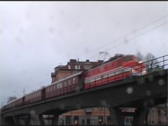 Tåget passerar över Eskilstunaån